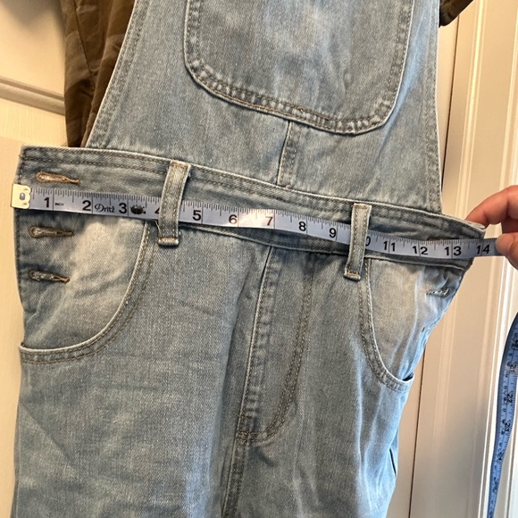 Jean overalls with ripped knees, size small - Picture 5 of 5